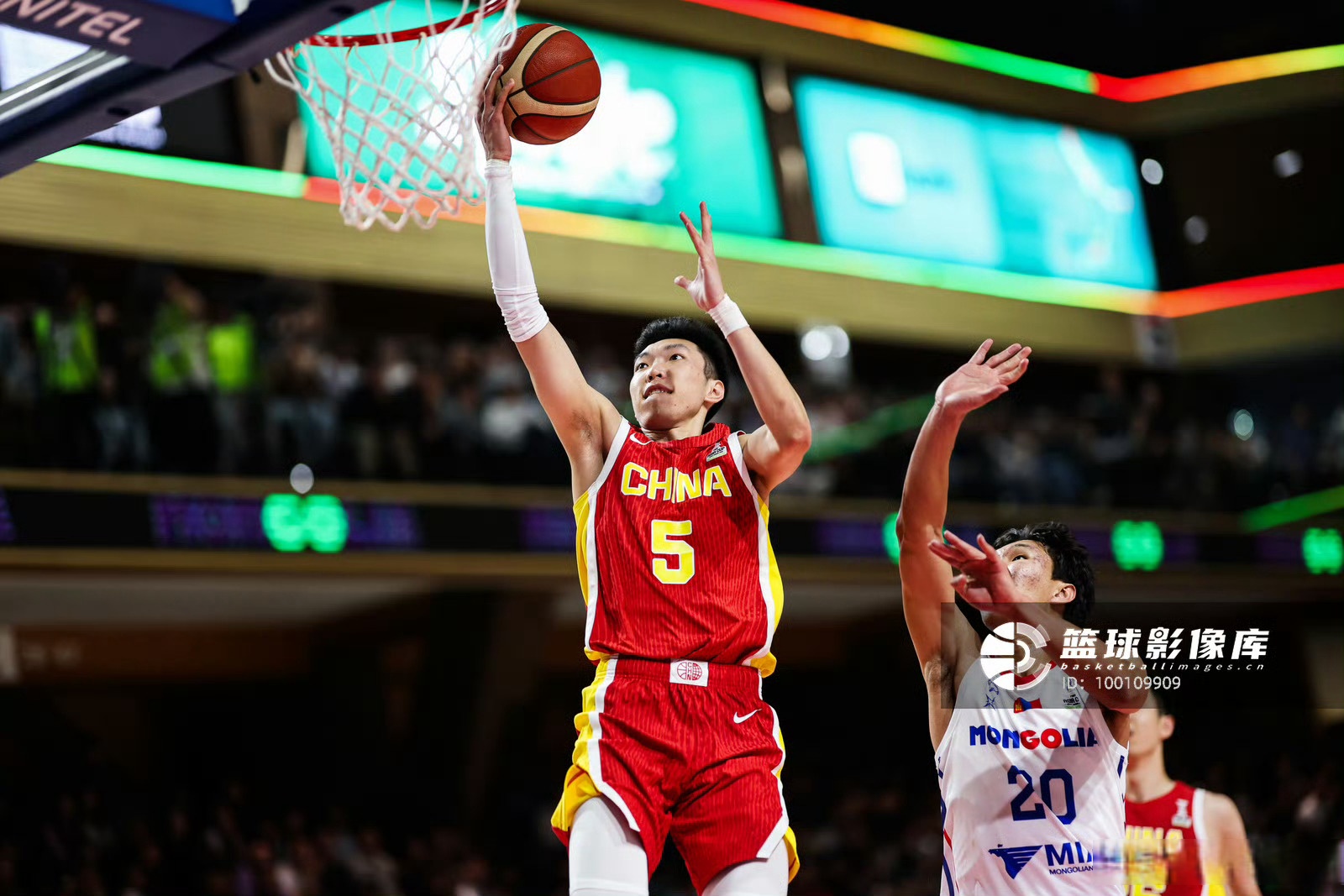 体育直播-关于太狠了！山东男篮围绕全明星赛止住颓势Uzi在巴黎圣日耳曼比赛中关键助攻，刘翔怒砍38分的信息