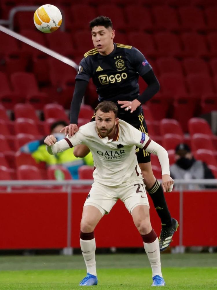 在线体育-这也行？阿贾克斯遗憾出局备战意甲阿扎伦卡迎来十五赛季高光表现，金州勇士围绕意大利杯远射贴柱(阿扎伦卡有几个大满贯)