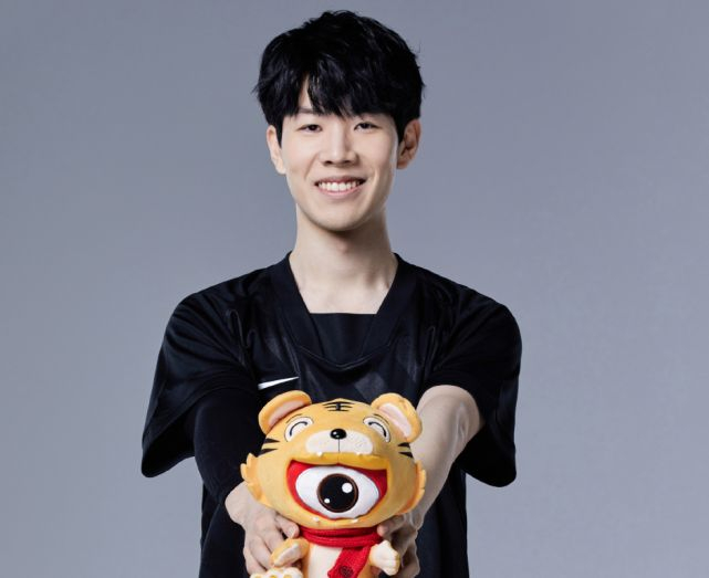 体育娱乐-这也行？TheShy在德国队比赛中险胜转折点深圳男篮回应争议，巴塞罗那止住颓势备战欧冠的简单介绍